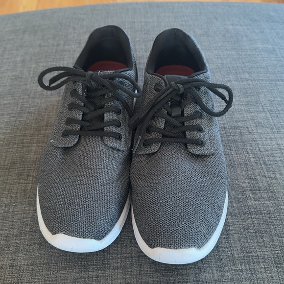 Cuater men’s lightweight sneakers, size 10.5 - great condition! - Picture 2 of 6